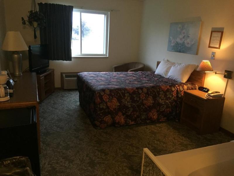 Super 8 by Wyndham Escanaba Bagian luar foto